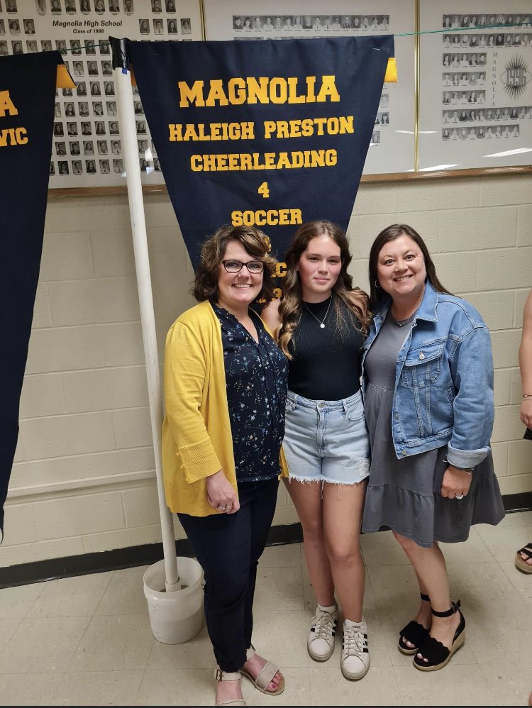maghighcheer's tweet photo. senior sports banquet 23💙💛 congratulations Haleigh we will miss you💙💛#sistersoring https://t.co/KIvfT51U4x