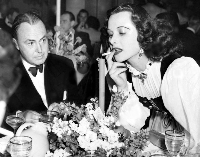 filmsactress's tweet photo. one of my favorite genres, women lighting their cigarettes with a candle https://t.co/gzRYXpJq7N