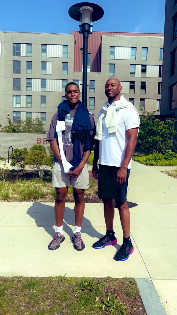CoachWoodward40's tweet photo. The young pup Cam @ssloomoo finally made it to campus.. seems forever ago when he committed to us @RhodyMBB !
Move-in day. Big things coming from this young man 📈 #NYC #BigGuards https://t.co/ZeyHhmrTJq