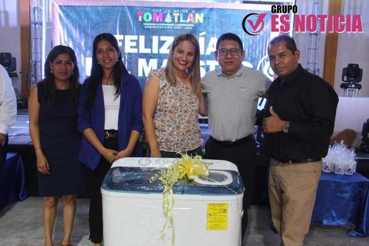 RECONOCEN LABOR DE MAESTROS EN TOMATLÁN
👉 esnoticiaveracruz.com/?p=217665
#Xalapa #Veracruz #Coatepec #Coatzacoalcos