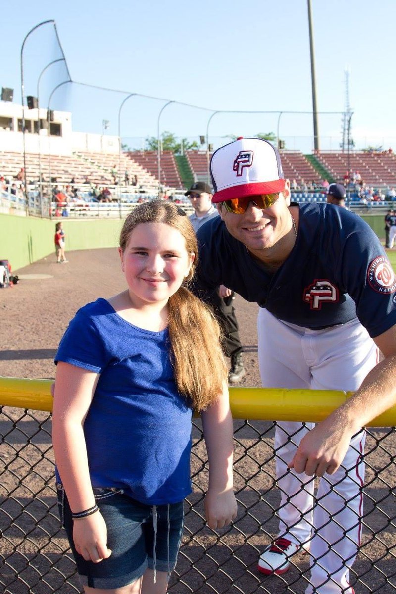 Todd Headington tweet media