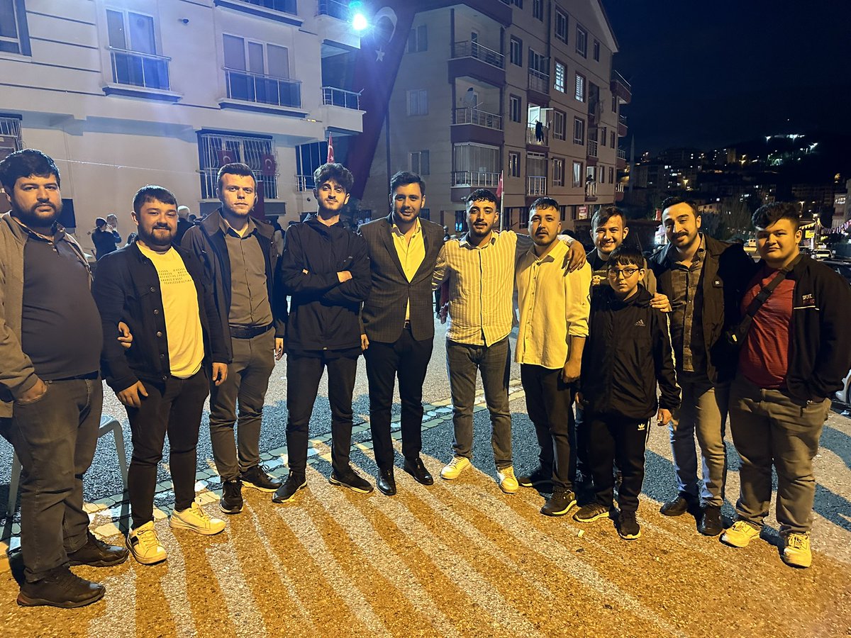 Beşikkaya mahalle teşkilatımızdan Oğuzhan Kılıç kardeşimizin asker gecesine Yönetim Kurulu Üyelerimizle katıldık.

İskenderuna çakı gibi bir asker daha uğurladık 😉

<a href="/efedemirhann/">Ülkü Efe Demirhan</a> 
<a href="/Fatih__Bildik/">Fatih BİLDİK 🇹🇷</a> 
<a href="/asimbalci/">Prof. Dr. Asım Balcı</a> 
<a href="/altindagakgnc/">AK Gençlik Altındağ</a>