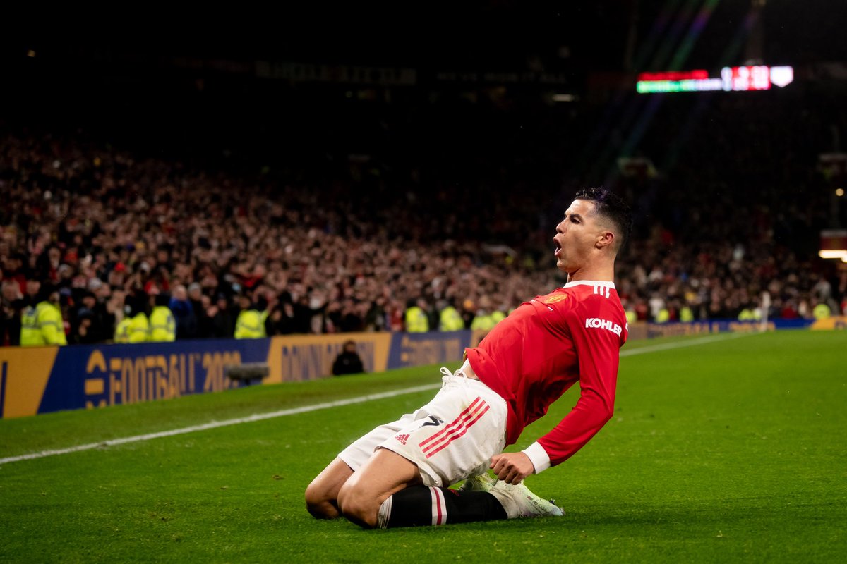 THEGOATCR74's tweet photo. @InvictosSomos @erling El último balon de oro de la premier es este señor .. y los haters y los hambrentino que la chupen que la sigan chupandoo, como decía vuestro cocainómano favorito https://t.co/cCDlft6DZz