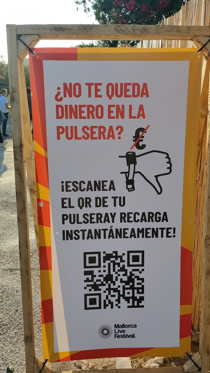 JliaMas3's tweet photo. 6 organismes públics han donat suport financer a @MallorcaLiveFes i cap ha vetllat que el #català hi fos present! @SerraAndreu @lluisegura @busquets_bel @MASureda @AlfonsoCalvia @F_Armengol @CatalinaClader1 #normalitzaMallorca @LluisApesteguia @XiscaMora_ @PLlenguaIlles  @ocbcat https://t.co/x0S0kmUsBd