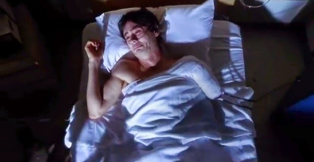 Интересно, а как они в реквиеме по мечте снимали сцену, где у Джареда Лето уже нет руки? Наложили его лицо на какого-то другого актера?