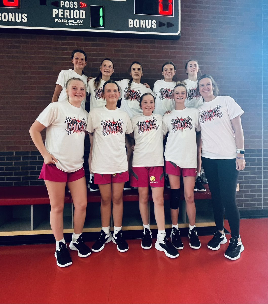 @MartinBroLadies 6th grade took home the championship this weekend at #MayMadness These girls can ball, playing some very good competition and finishing the weekend 4-0! #ChampionshipSunday @Aaron_J_Meyer @Nate_Levin_11 @cdeliteia