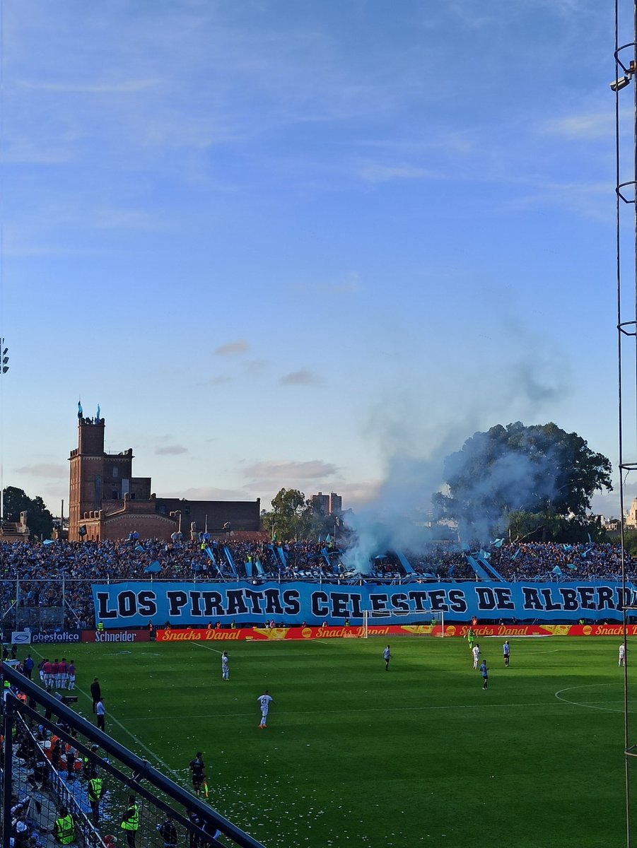 CoMartinezMoore's tweet photo. Es una locura que no tiene cura ni explicación 🏴‍☠️💙 https://t.co/TEhrQ1Z82Z