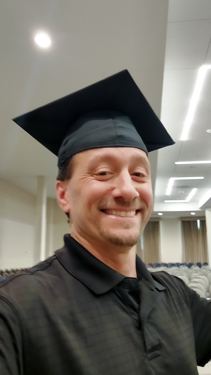 robertjcreative's tweet photo. Congrats to all of the @uvmvermont students who graduated today! Best wishes as you journey on to the next chapter!

#UVM2023 #uvmgrad #Universityofvermont #graduation2023 #doubletree #dobil https://t.co/OhqIC8LMDf