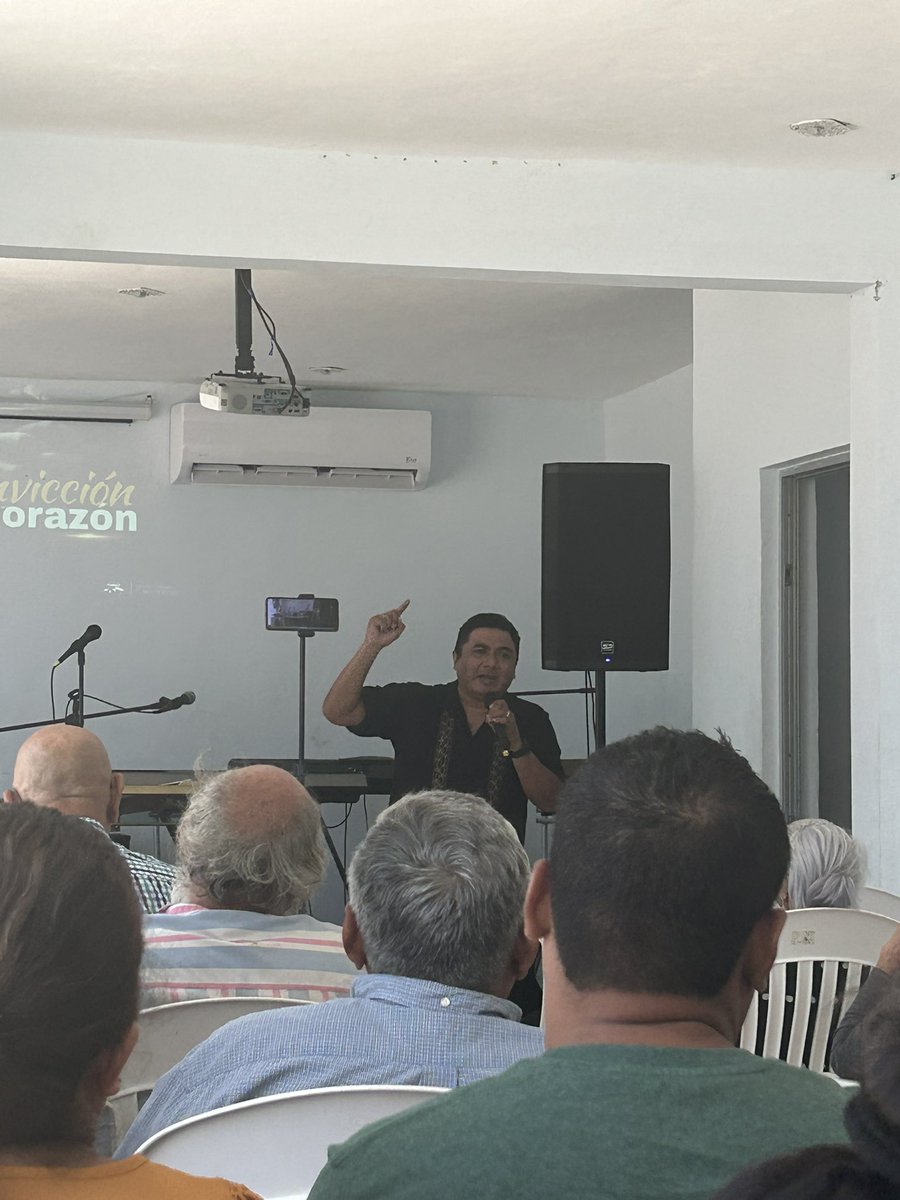 When on vacation, one of our joys is finding a random church. Took the bus downtown Cancún, first church we found preached the Gospel. Iglesia el Rey de Reyes. Good to be with the saints.