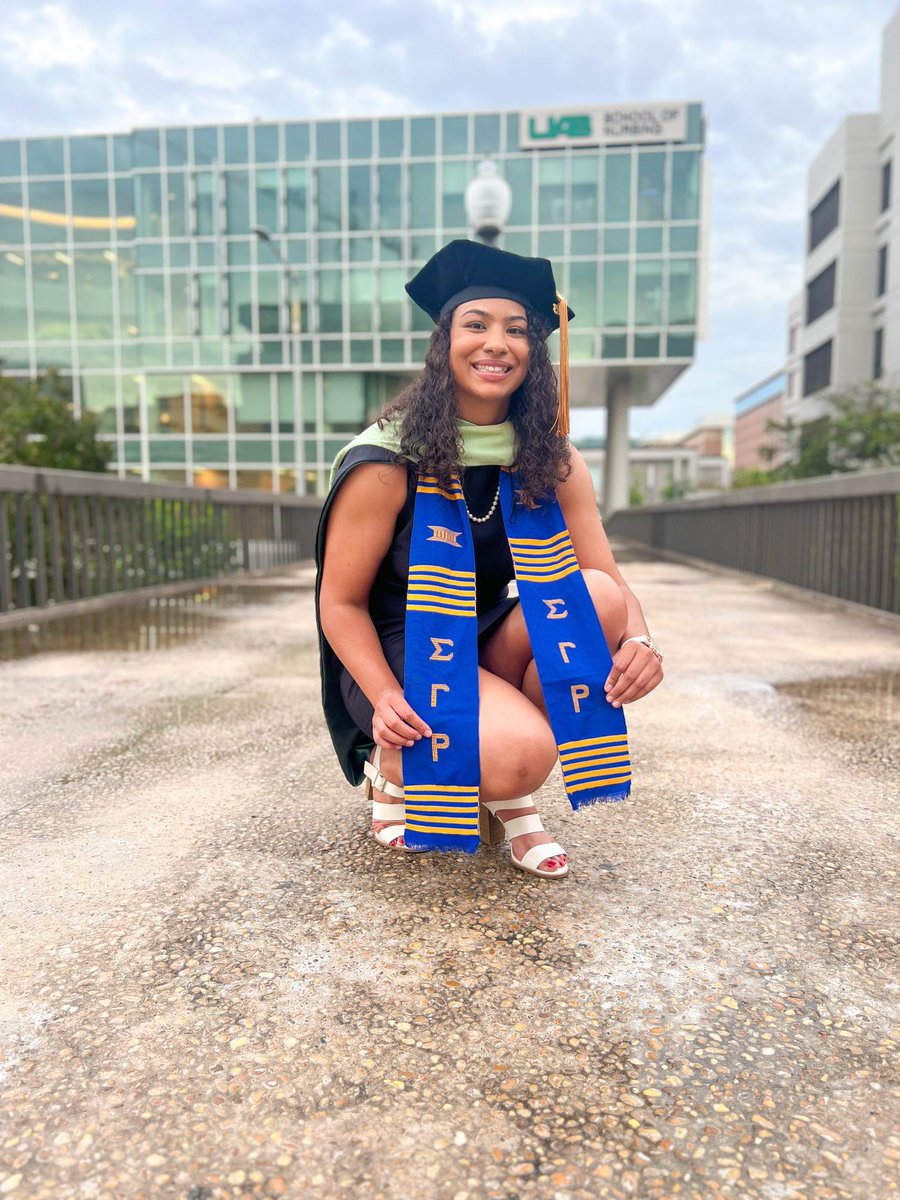 thirtythreees's tweet photo. In the first round of the 2023 graduate class 🎓, the Dayton VA selects Dr. Daniele Nicole Ewert 👩🏾‍⚕️ from the University of Alabama at Birmingham 💚💛 https://t.co/9wmKDlwEq3