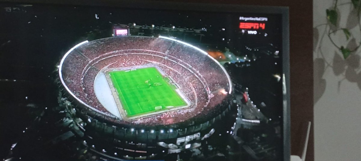 DiegoJosChes_Ok's tweet photo. #Gran oportunidad tiene hoy @RiverPlate en el Monumental repleto para seguir liderando con una ventaja #considerable en la Liga Profesional. Estoy feliz con la inclusión del goleador Miguel Borja desde el inicio, al igual que Pablo Solari y Agustín Palavecino. ¡Vamos River Plate! https://t.co/ACIrUbr1xn