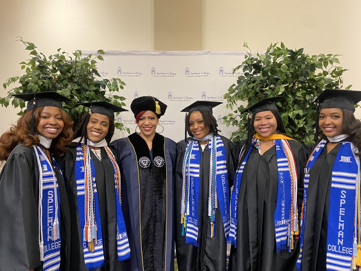 nhannahjones's tweet photo. Hard to describe what it meant to give the commencement address @SpelmanCollege today and receive an honorary doctorate among this sea of Black women at an institution built to uplift Black women. Thank you, @spelmanpres for thinking enough of me to grant me this honor. https://t.co/HZGHzIpBIX