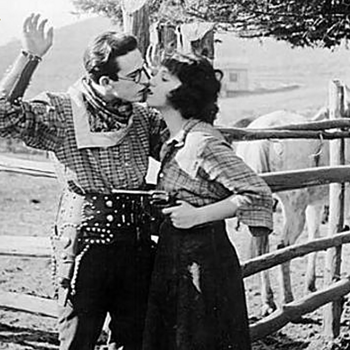 SusanRo22770838's tweet photo. #RT @tcm: Tonight on #SilentSundayNights we look at four short films of comedy legend Harold Lloyd: HIGH AND DIZZY ('20), BILLY BLAZES ESQ ('19), ASK FATHER ('19), and AN EASTERN WESTERNER ('20).

All four films were directed by his frequent collaborator… https://t.co/OfiRsN3qqi