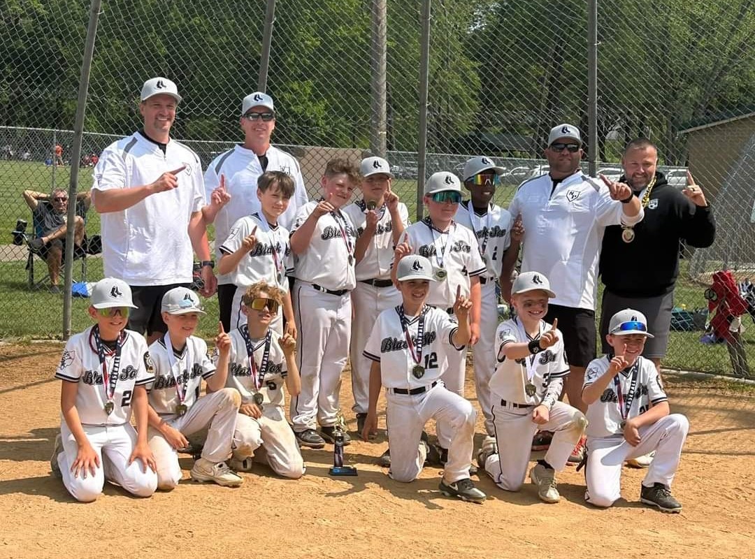 npblacksox's tweet photo. This weekend the NP Black Sox 10U battled all the way back through the bracket and won all 3 tournament games today and finished 4-1 on the weekend and brought home the trophy 
KA Hardball Slugfest Champions !!!!  ❤️⚾️ https://t.co/UzQnkCPXdT