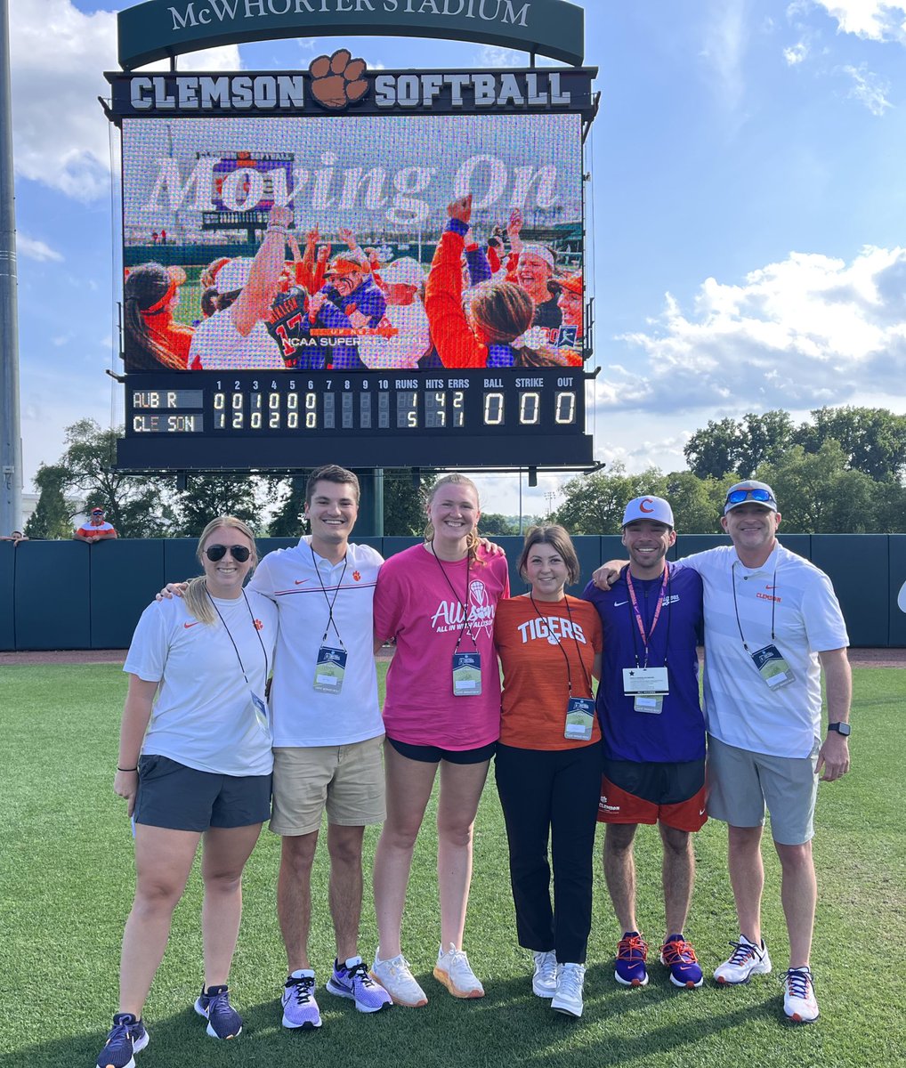 JeffHolley99's tweet photo. Finished season 4 with @clemsonsoftball — a amazing 28-4 record at #McWhorterStadium ! Truly appreciate and humbled to be a part of the game day experience with this crew! Thank you @ClemsonMKTG & @vrjohnson1 ! #GameDayCrew #JeffHolleyAnnouncing https://t.co/ChMYowXNQp