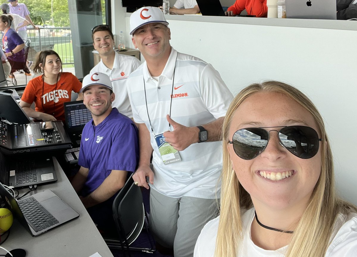 JeffHolley99's tweet photo. Finished season 4 with @clemsonsoftball — a amazing 28-4 record at #McWhorterStadium ! Truly appreciate and humbled to be a part of the game day experience with this crew! Thank you @ClemsonMKTG & @vrjohnson1 ! #GameDayCrew #JeffHolleyAnnouncing https://t.co/ChMYowXNQp
