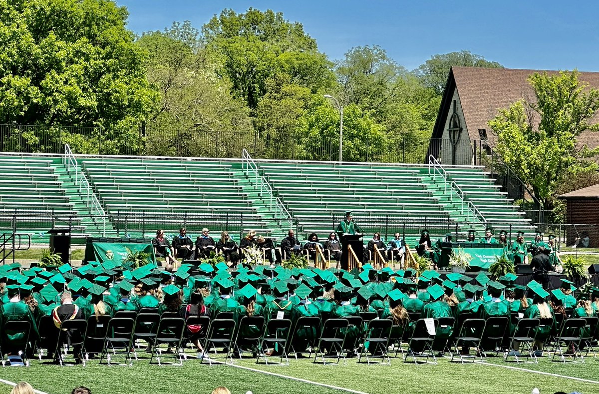 ms_pfau's tweet photo. Congrats, class of 2023! You are a very special bunch, and I know great things are in store! #ThisIsYork https://t.co/Yg9XpbiZZG