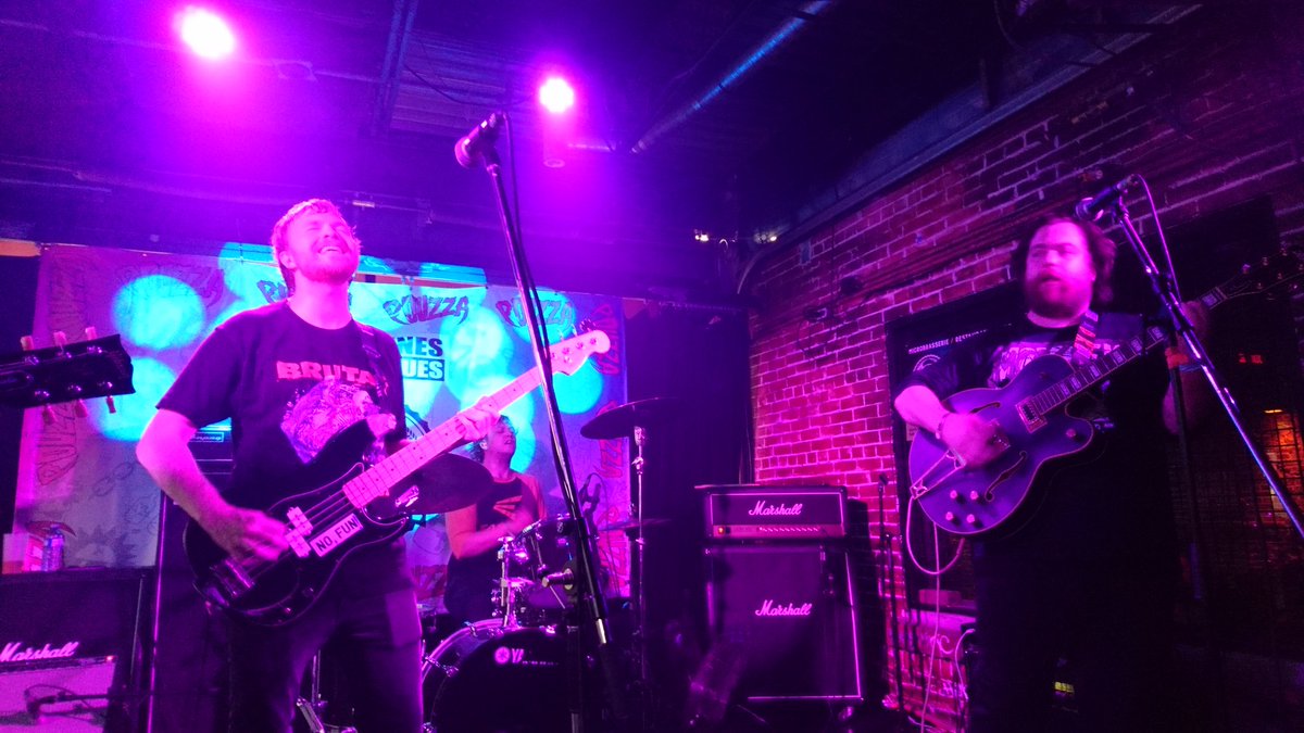 scadbee22's tweet image. Lost my voice screaming along to the Pouzza set of the weekend by @stuck_out_here