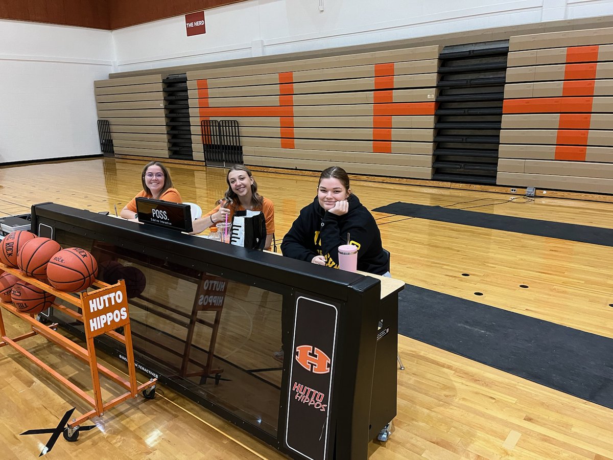 HuttoHippoHoops's tweet photo. Congratulations to TEAM HICKS on winning the first annual 3 on 3 Tournament! Thank you to all of the coaches, managers, and donators that helped us put on this event!
#BuildingaTradition https://t.co/ahzoKmXyg0