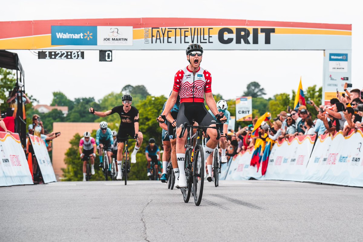 Men’s Results for the final stage:
Experience Fayetteville Crit

🥇 Riley Sheehan (<a href="/ncldisruptorscc/">Denver Disruptors</a>)
🥈 B Gomez (Miami Nights)
🥉 Simon Daniels (UNC Lotto) 

#JMSR23

📸 <a href="/kaicaddy/">Kai Caddy</a>