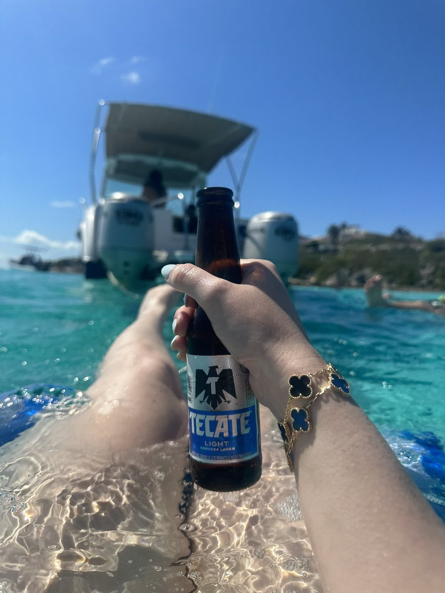 LACEY JANE on Twitter: "Relaxing naked in Mexico 🇲🇽"