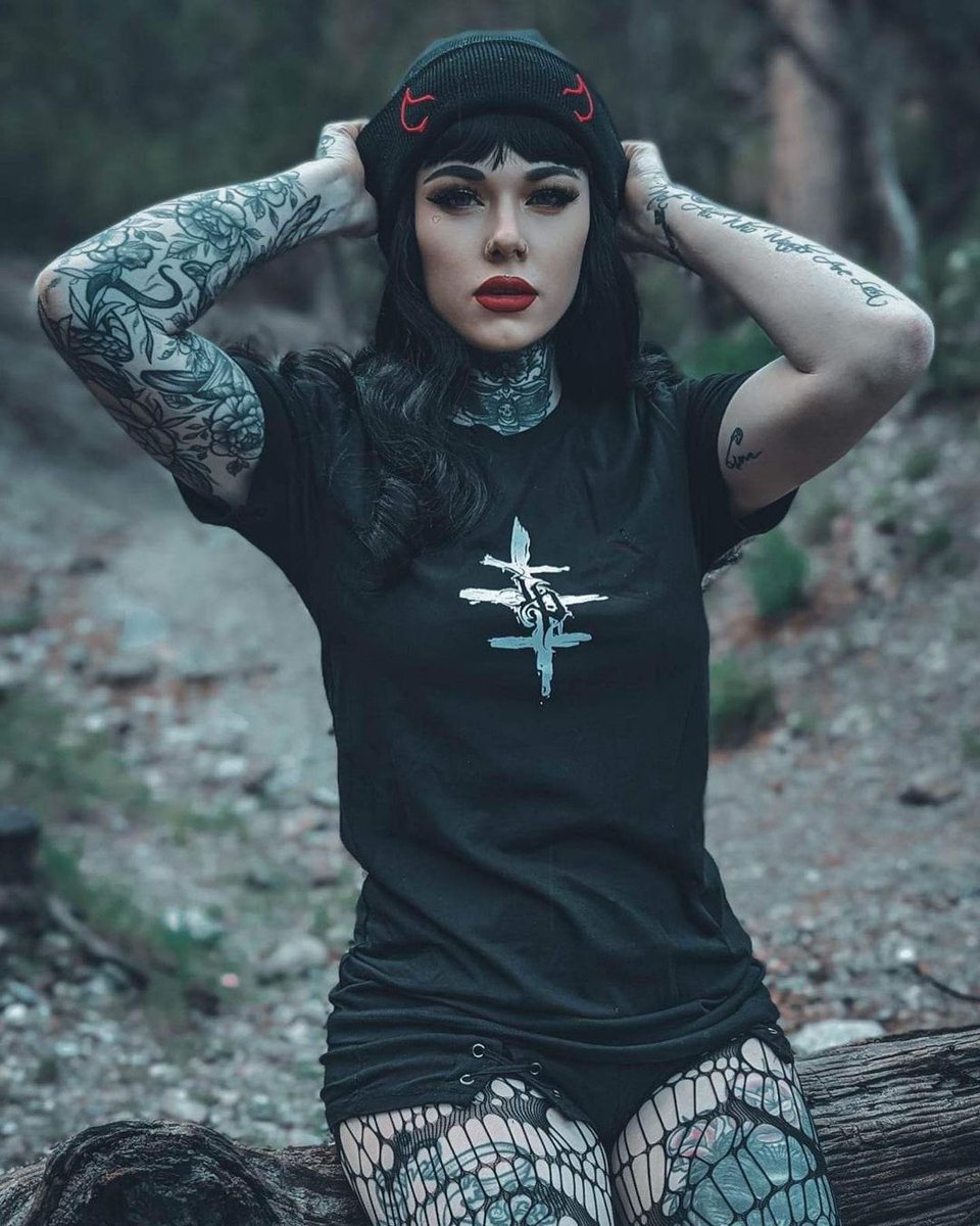 GothicMagazine's tweet photo. Todays featured Gothic goddess is @miss_tiffany_valentine 
•
👹👹👹
Shirt: @ink_poisoning_ 
Beanie: @ink_poisoning_ 
📷💋: @tylerstrattin https://t.co/uVGWTyCJRC