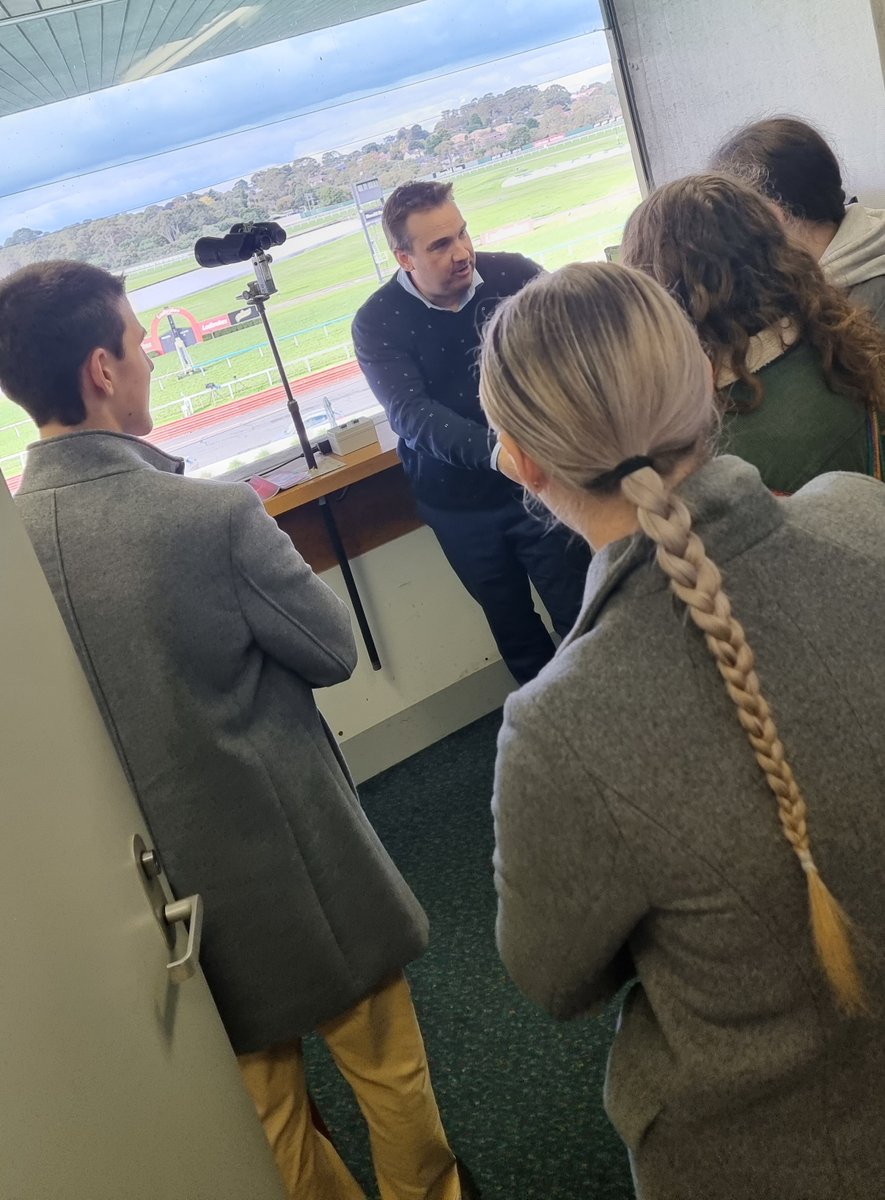 RacingVictoria's tweet photo. Earlier this month at Sandown, we held a school tour for VCE Equine Studies students.

Across the course of the day, they met with Stewards, Veterinarians, Race-caller Matt Hill &amp; more, learning all about the operations that contribute to the smooth &amp; safe running of a raceday. https://t.co/MKeESmsoQ4