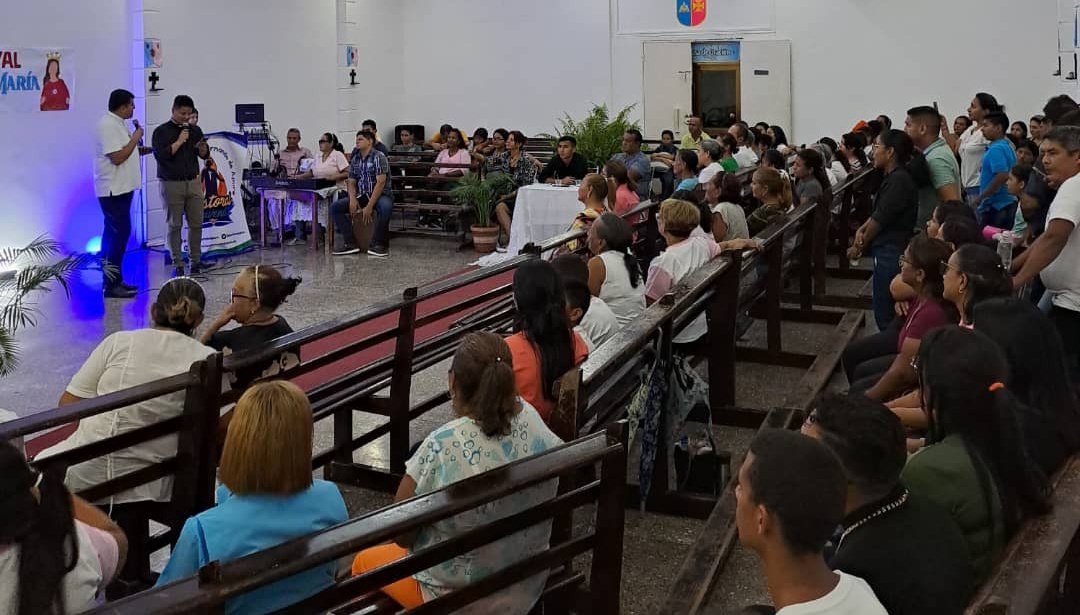 DiocesisSFApure's tweet photo. Este #20Mayo se efectuó en la Parroquia María Auxiliadora el Festival "Un Canto a María", organizado por la Pastoral Juvenil y contó con la participación de jóvenes de varias Parroquias y Colegios, reunidos para honrar a la Madre de Dios. #infodiocesis https://t.co/DelPX72lgZ