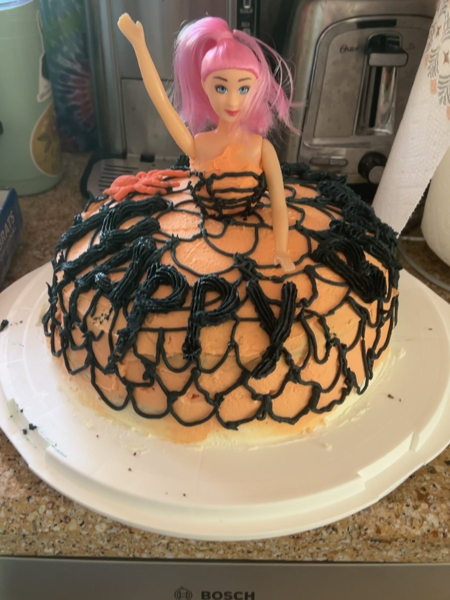 SpiceBatGirl's tweet photo. My husband is a talented baker. https://t.co/v1NizQs6pL