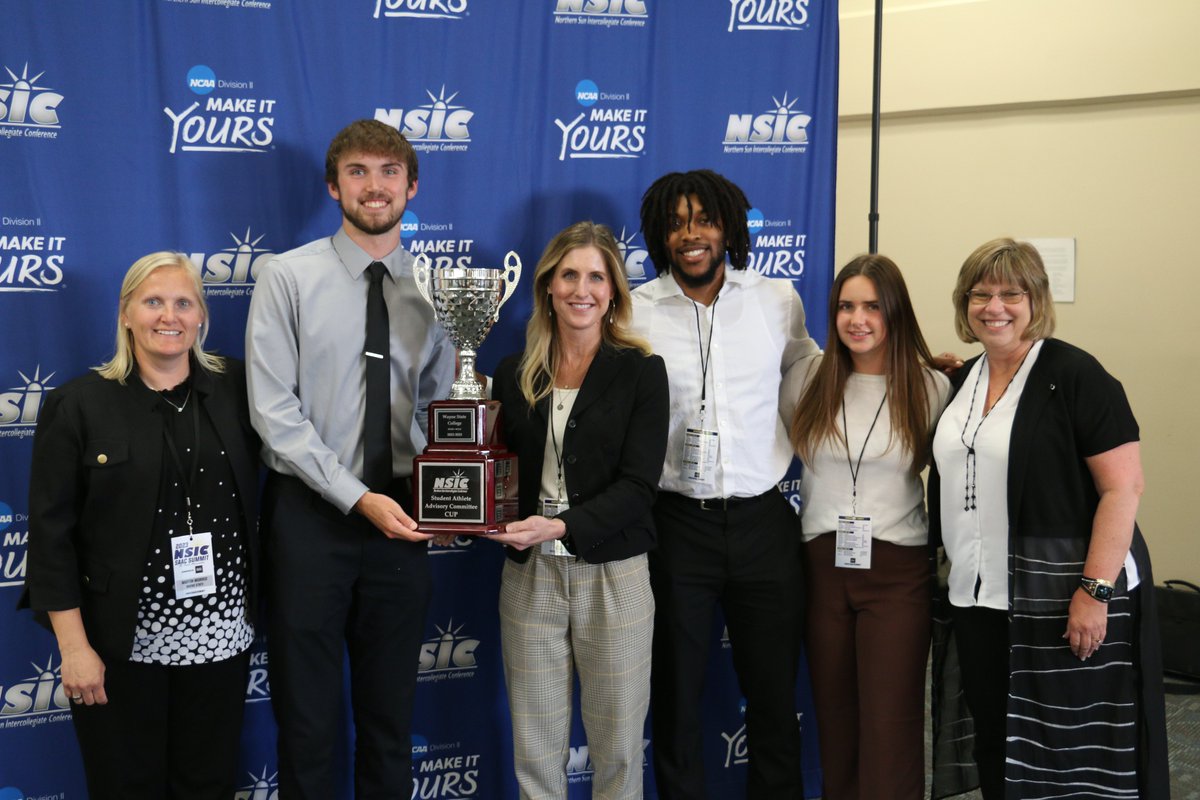 NorthernSunConf's tweet photo. The 2022-23 #NSICSAACCUP, presented by @isginc1973, was awarded to the @wscwildcats during the #NSICSAACSummit Celebration Dinner

https://t.co/1JzOzqtzf1 https://t.co/JU8XsecR0k