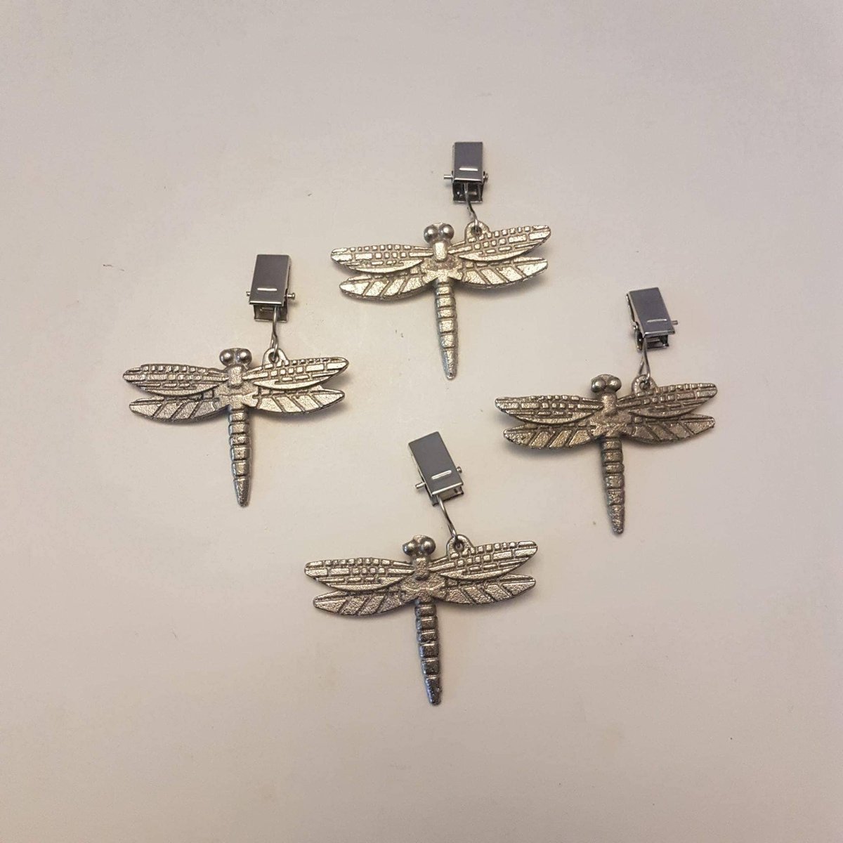 Kitchenconext's tweet image. Tablecloth weights picnic table weights dragonflies tuppu.net/f6fbd0ee #paintedpalace2015 #Etsy #RestaurantTable