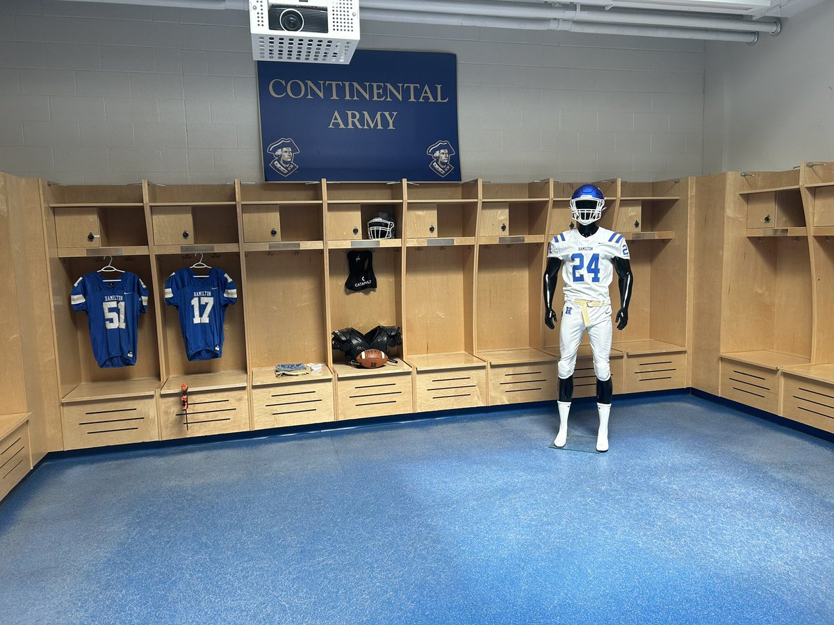 Hunter5Cassidy's tweet photo. Had an amazing time at Hamilton yesterday! Thanks to @CoachJFriedman   for showing my family and I all Hamilton has to offer! @AidanCa99088725 @CoachPoeWins @coachjillg @LvilleBigRedFB https://t.co/byflRlXugj