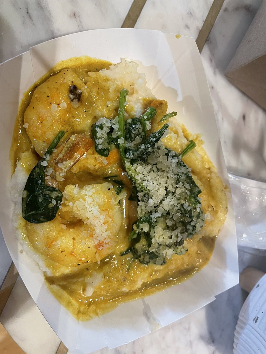 VickiethomasWWJ's tweet photo. Another @EasternMarket Flower Day in the books! My sister didnβt want to go with me, so I went by myself and had a ball! Ran into a classmate from @Detroitk12 #henryfordhigh! Our 40th reunion is coming up! Had some great food thanks to @ChefMaxHardy! πI also hit #ModeleDress! https://t.co/43USO1aE93