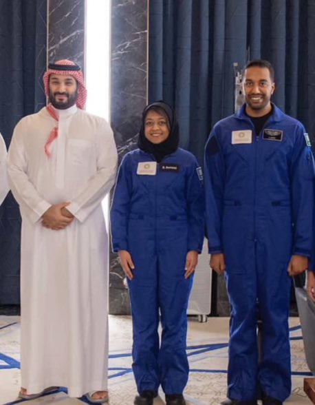 " طموحنا عنان السماء "
جملة من حديث سابق للأمير #محمد_بن_سلمان عن طموحاته للوطن والمواطن واليوم نعيش تفاصيلها 🇸🇦
#نحو_الفضاء