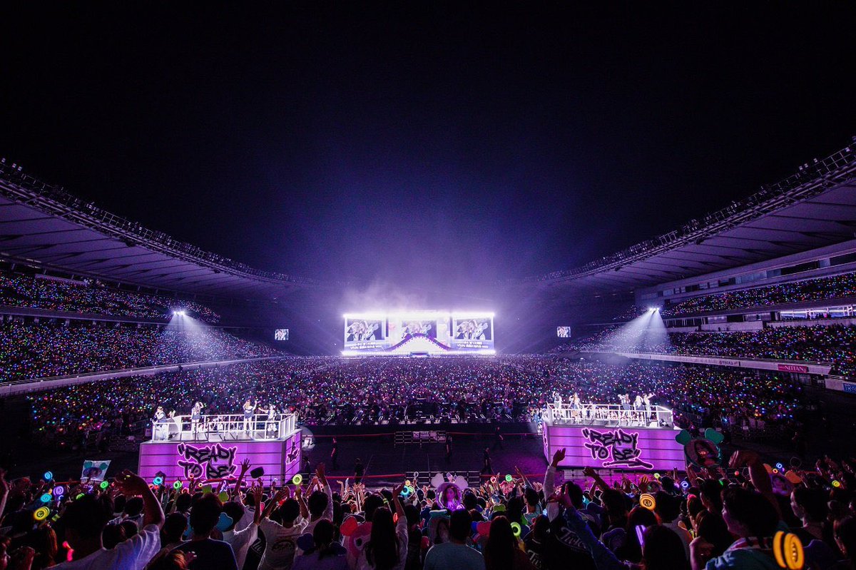 thisisforwtour's tweet photo. TWICE ‘READY TO BE’ WORLD TOUR IN TOKYO

#RTBinTokyo #TWICE_5TH_WORLD_TOUR https://t.co/LVigKz0DHk