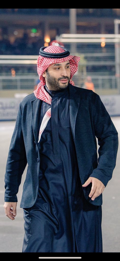 ww_ss__8277's tweet photo. @HRHMBNSALMAAN استبشري يادار قائد الرؤيةوفارسها
طموحنا عنان السماء ساس تصورنا
عزمنا قوي وارجالها هم قوة ساسها 
سيربنا للمجد كلنا معك هذا شعورنا
جانا مهلم بفكرصنع جديد ألباسها 
حنا له سند حنا ثقتنا عنوان توقعنا
 شموخنا عالي هامتنا طويق سامها 
خلينا العالم يشهد أكبر جمال تطورنا

#استبشري_يا_دار https://t.co/6XS5VXC2Iq