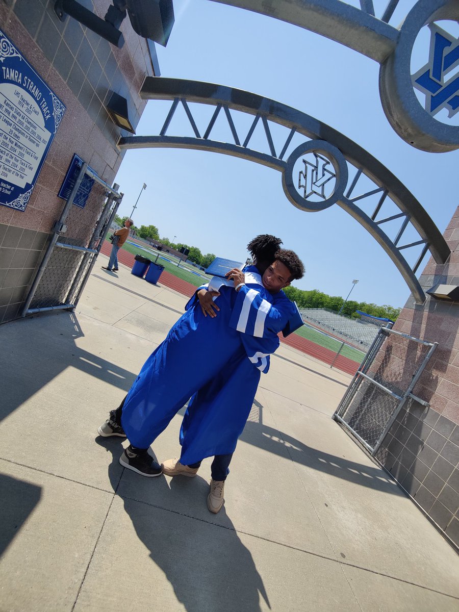 Friends for life 💙🎓