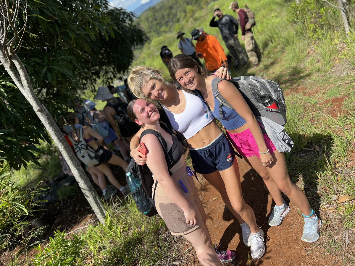 jaysondibble's tweet photo. @HopeCollege #AlohaMayTerm gang spent Saturday volunteering @ @WaimeaValley clearing invasive plants to make room for native species & learning about *malama* (to care for). Mahalo to #WaimeaValley for the bonus rewardβa dip at the #waterfall! ππ€π½π @Hopeoffcampus #Hawaii https://t.co/1J8P65IcuA