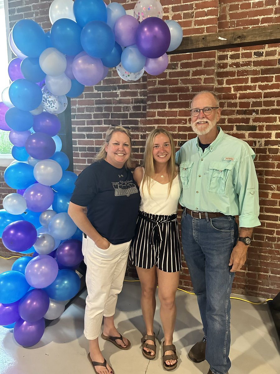 taaronmayes's tweet photo. Sr week!  Ashtyn’s Sr Graduation Party!  #graduate #everyendisanewbeginning #2023grad #begreat https://t.co/239DkFP3dU