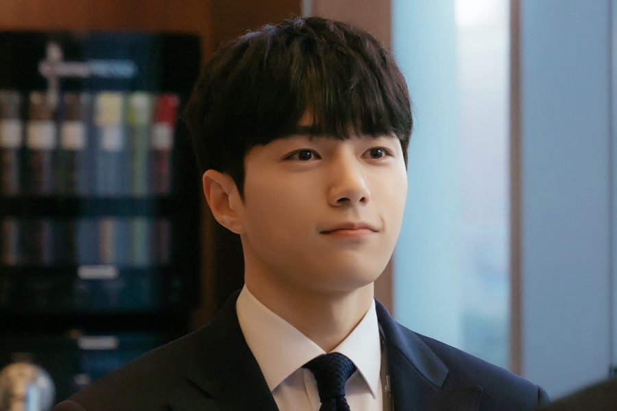 soompi-on-twitter-infinite-s-kimmyungsoo-is-a-brilliant-accountant