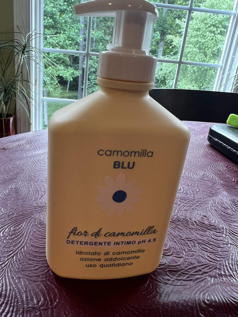 mlatzig's tweet photo. Major score in Italy last month, amazing smell and super moisturizing! I need to go back now and get more #skin#best https://t.co/ZaOJrBAHa4