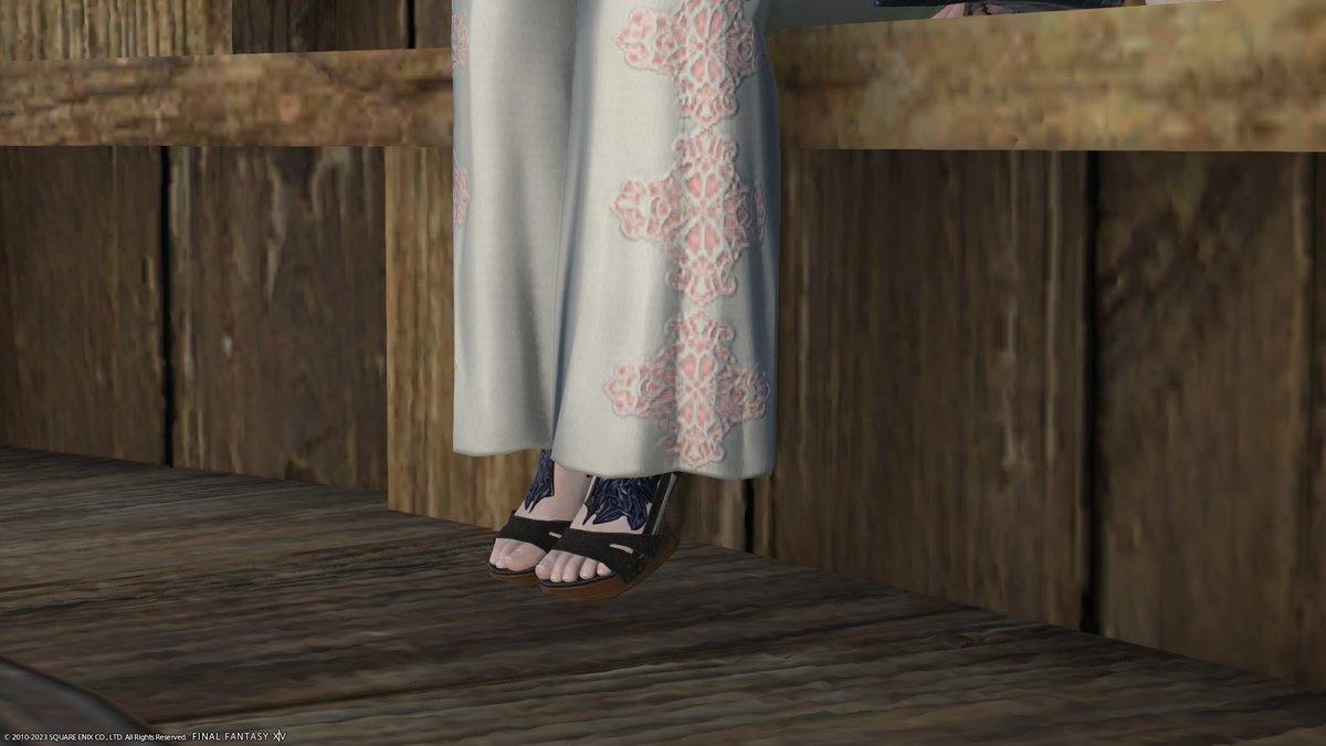 GilGoddessJas's tweet photo. Some toes, i guess, youre the weirdos that like this kind of thing. https://t.co/sgLWvz0o9I