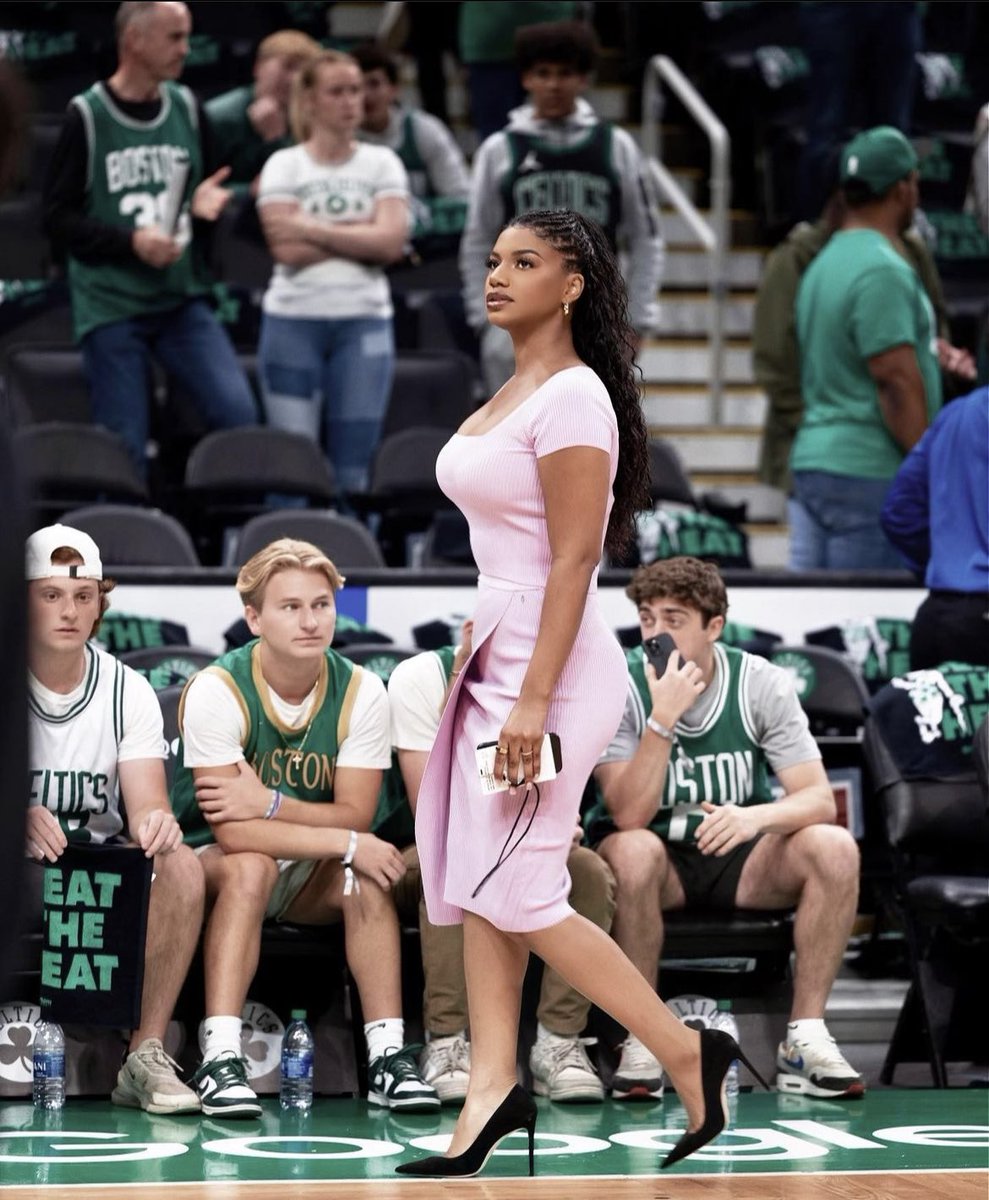 C. ♡ (@_chabedoll) on Twitter photo 