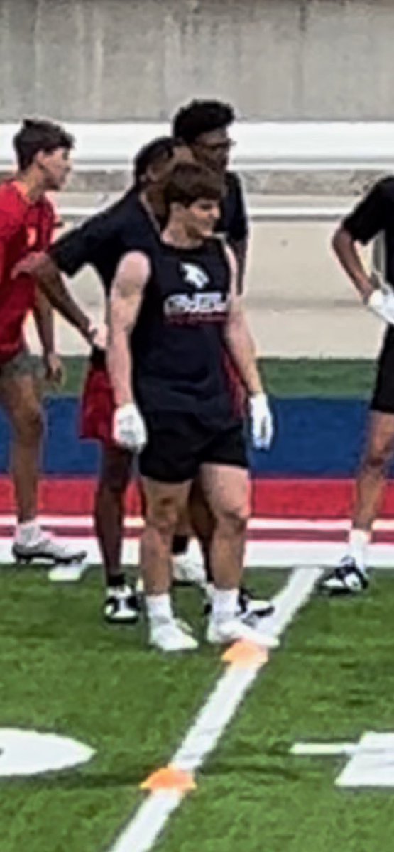 TylerFreer1's tweet photo. Good day of camp today at SVSU, I enjoyed learning about the mentality of the program and new techniques for coverage! @McKeownDB @rbrady1313 @Coach_MasonWOT @amicovich https://t.co/xLDk97XimW