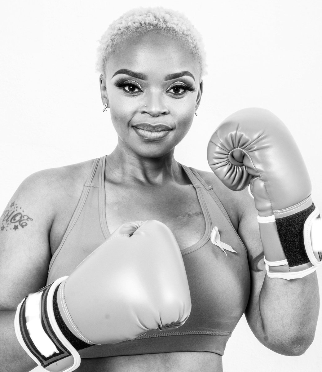 Good morning, beloved hearts! Thanking you all for your kindness, for filling my heart with courage &amp; hope, for being such caring &amp; helpful blessings! A Queenly reminder, “… Show the world you have a million reasons to smile.” - Picture Quotes. Happy Monday! #ZolekaMandela