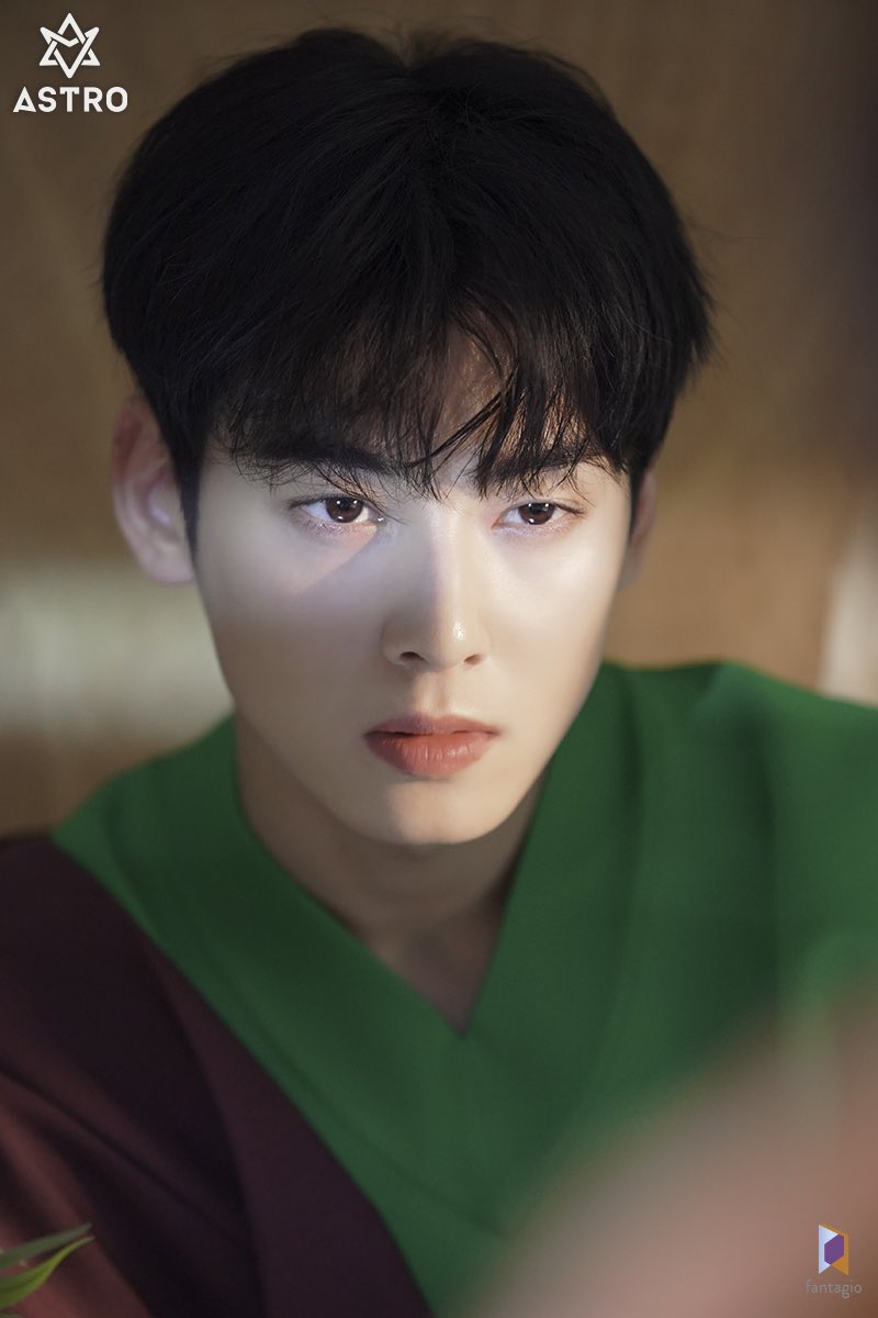 _kyon_c's tweet photo. 잘잤어요~? 살이 많이 빠졌던데 몸에 좋은 걸로 잘 챙겨먹었음 좋겠다.
너무 ���은 생각없이, 가끔은 쉬는 시간도 필요한거 같아요. 부디 너무 많은 부담을 가지지 않기를.. 같은 하늘 아래에 있고, 떨어져 있어도 마음은 늘 가까이, 늘 우린 함께라는 마음으로 항상 응원할게요.

#차은우 #이동민 #CHAEUNWOO #チャウヌ #ชาอึนอู #车银优 @offclASTRO