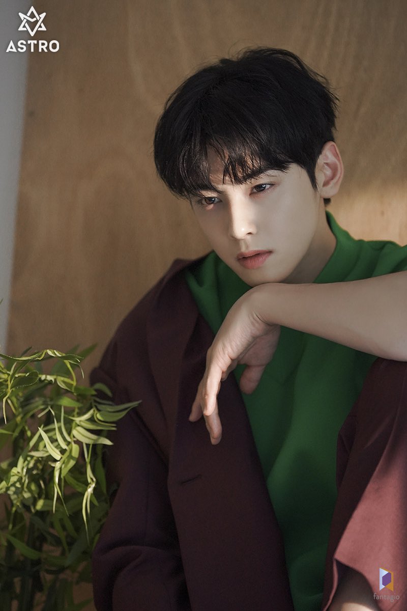 _kyon_c's tweet photo. 잘잤어요~? 살이 많이 빠졌던데 몸에 좋은 걸로 잘 챙겨먹었음 좋겠다.
너무 ���은 생각없이, 가끔은 쉬는 시간도 필요한거 같아요. 부디 너무 많은 부담을 가지지 않기를.. 같은 하늘 아래에 있고, 떨어져 있어도 마음은 늘 가까이, 늘 우린 함께라는 마음으로 항상 응원할게요.

#차은우 #이동민 #CHAEUNWOO #チャウヌ #ชาอึนอู #车银优 @offclASTRO
