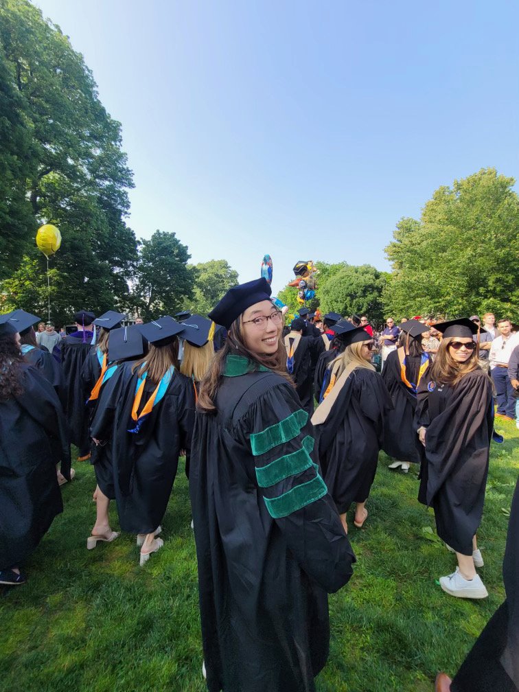 JoyCZhang's tweet photo. Wahoowa!👩🏻‍🎓 https://t.co/lW2V67P1gy