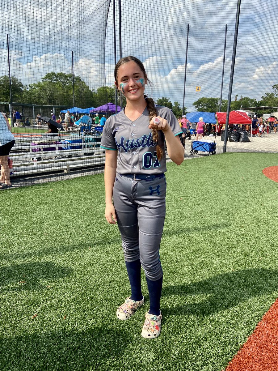 HaylieEder's tweet image. Had a 1 day tournament this Saturday taking home 2nd place! Hitting and pitching was on! #16uHUSTLEPREMIERSTX @HustleFastpitch @StxHustle @CoastRecruits @LegacyLegendsS1 @SBRRetweets @IHartFastpitch @SoftballDown @ExtraInningSB @SealyHigh #2025grad