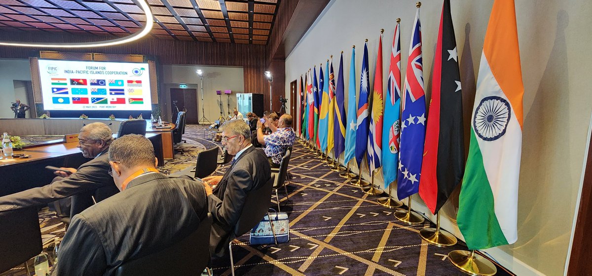 ForumSEC's tweet photo. PNG PM Marape continues high-level hosting duties as #APEChaus in PNG begins milestone back to back meetings today with two world powers and our #PacificLeaders #FIPIC3 #USPacific #India https://t.co/MGIWytnZJo